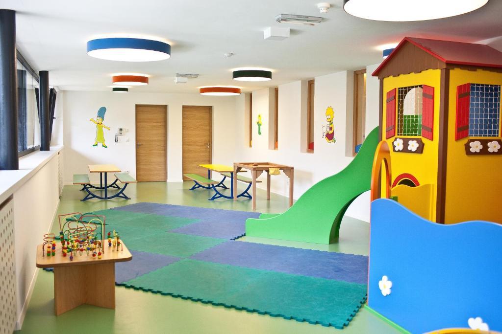 Hotel Gruener Baum Брессаноне Экстерьер фото