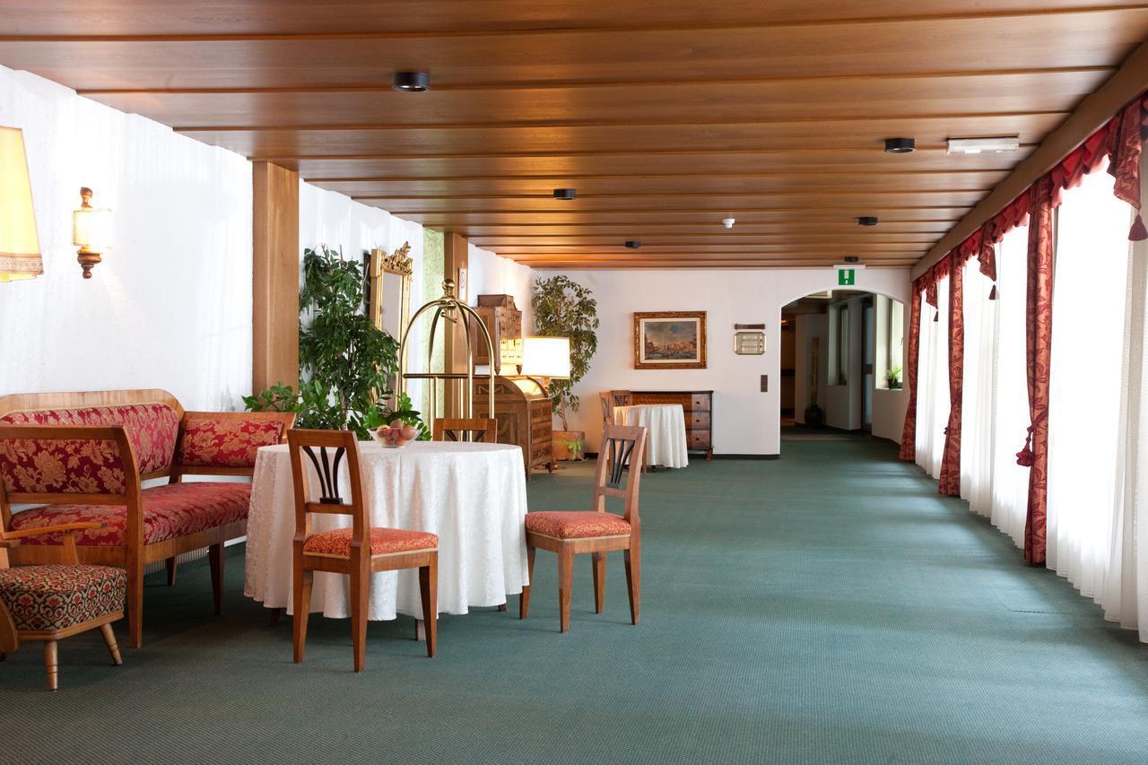 Hotel Gruener Baum Брессаноне Экстерьер фото
