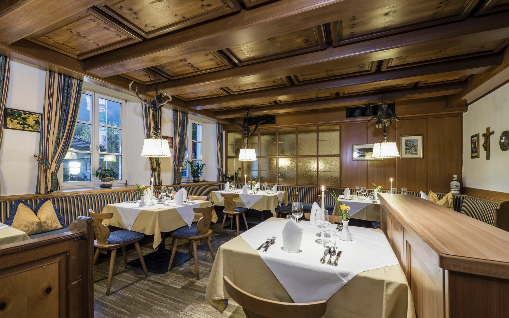 Hotel Gruener Baum Брессаноне Экстерьер фото