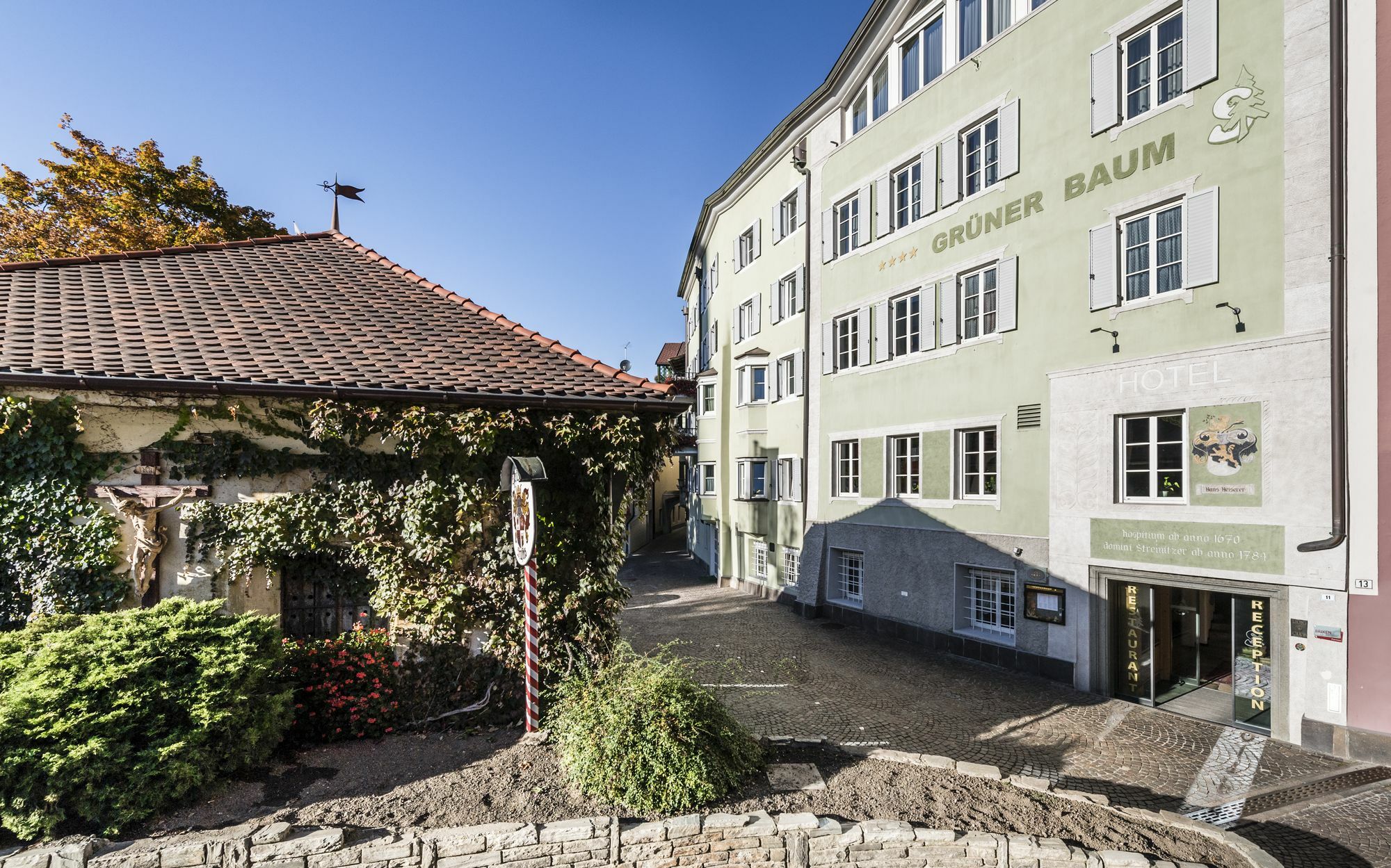 Hotel Gruener Baum Брессаноне Экстерьер фото